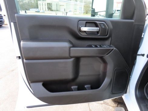 Used 2022 Chevrolet Silverado 2500 Custom w/ Custom Value Package image 17