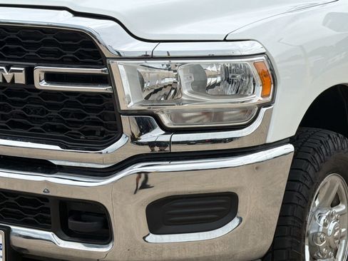 Used 2024 RAM 2500 Tradesman w/ Chrome Appearance Group AWD/4WD image 12