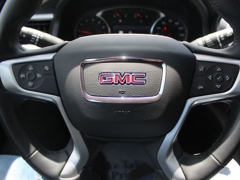Used 2023 GMC Acadia SLT w/ LPO, Floor Liner Package AWD/4WD image 27