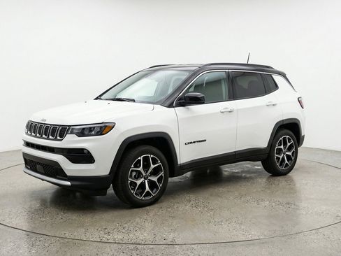Used 2025 Jeep Compass Limited AWD/4WD image 3