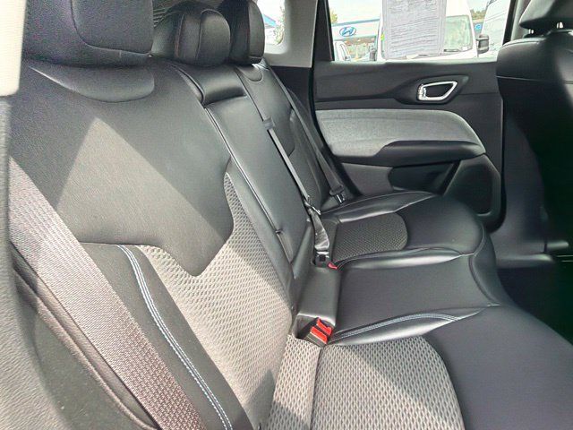 Used 2022 Jeep Compass Latitude AWD/4WD image 13