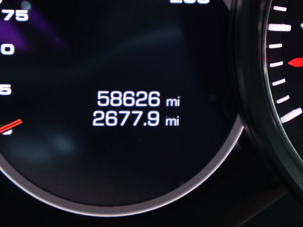 Used 2018 Porsche Panamera 4S AWD/4WD image 38