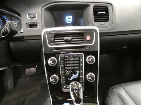 Used 2016 Volvo S60 T5 Premier w/ Convenience Package image 14