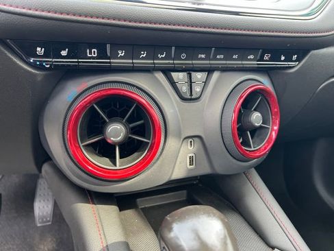 Used 2021 Chevrolet Blazer RS w/ Enhanced Convenience Package AWD/4WD image 32
