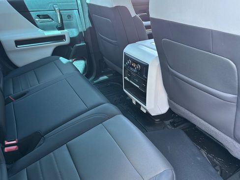 Used 2025 GMC Hummer EV 3X w/ LPO, Dark Essentials Package image 16