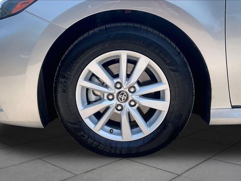 Used 2026 Toyota Camry LE w/ Convenience Package FWD image 11