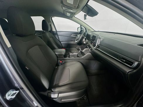 Used 2025 Kia Sportage LX image 30