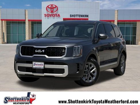 Used 2024 Kia Telluride LX FWD image 1