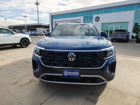 New 2026 Volkswagen Atlas Cross Sport SE image 2