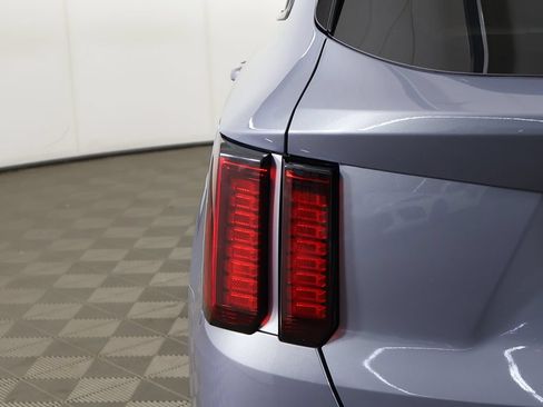 Used 2023 Kia Sorento S w/ Panoramic Sunroof Package FWD image 17