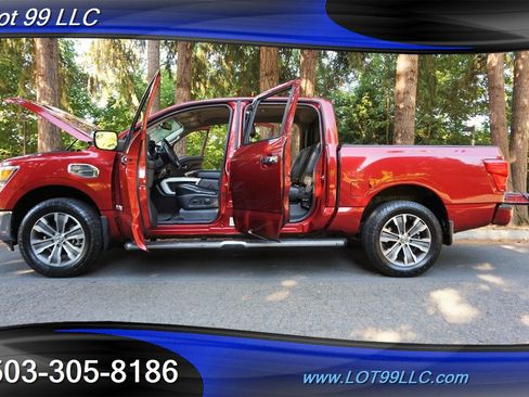 Used 2017 Nissan Titan SL image 28