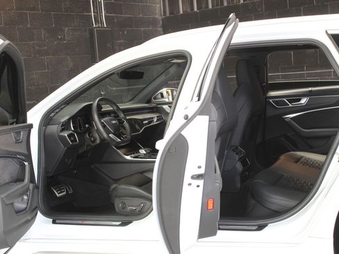 Used 2023 Audi RS 6 image 32