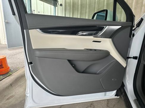 Used 2021 Cadillac XT6 Premium Luxury AWD/4WD image 8
