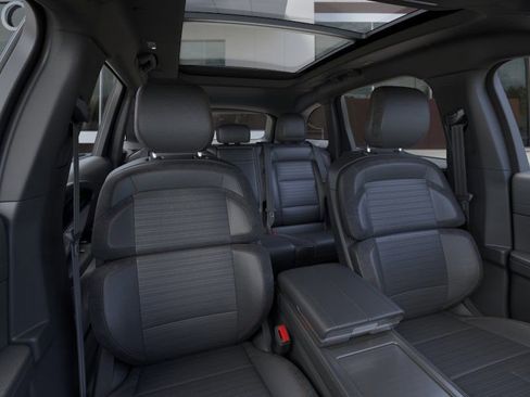 New 2025 Lincoln Nautilus Reserve image 10