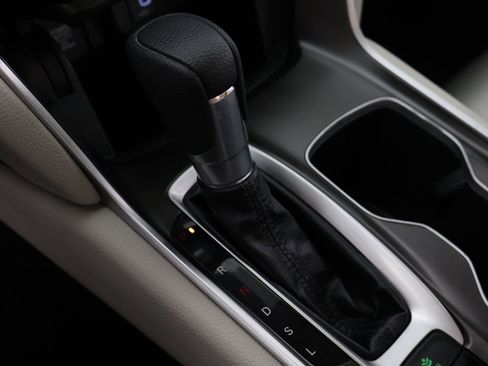 Used 2018 Honda Accord LX image 42