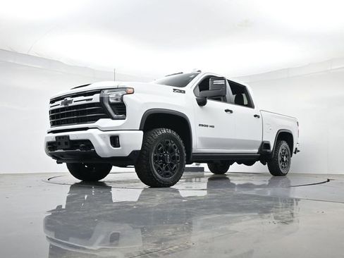 Used 2024 Chevrolet Silverado 2500 LTZ w/ LTZ Plus Package AWD/4WD image 34