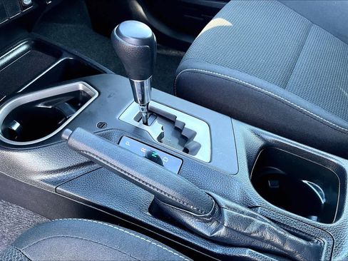 Used 2017 Toyota RAV4 XLE w/ Carpet Mat Package image 15