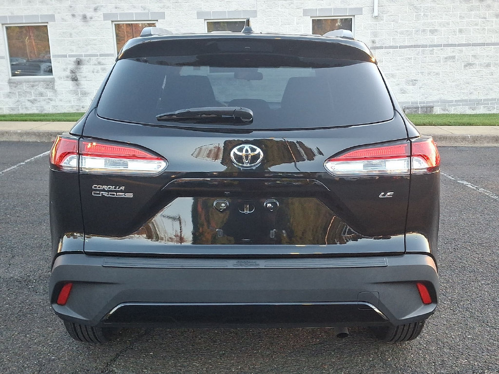 Used 2022 Toyota Corolla Cross LE FWD image 29