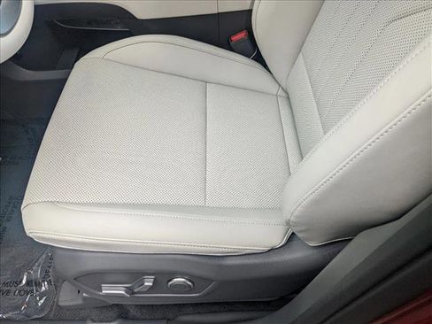 Used 2025 Hyundai Santa Fe SEL image 4