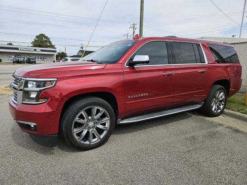 Used 2015 Chevrolet Suburban LTZ image 9