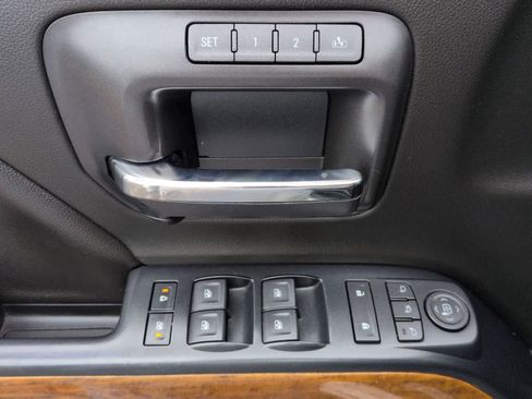 Used 2019 Chevrolet Silverado 2500 High Country w/ Duramax Plus Package image 17