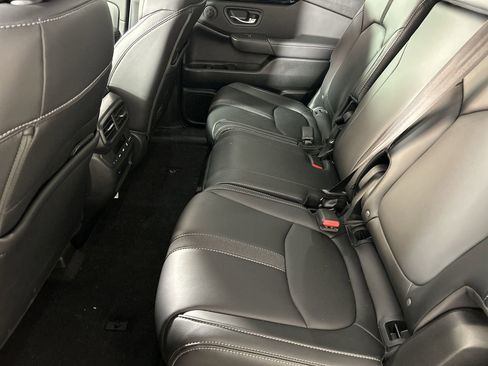 Used 2024 Honda Pilot Touring image 24