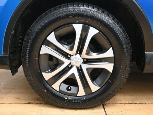 Used 2017 Toyota RAV4 LE w/ Carpet Mat Package image 13