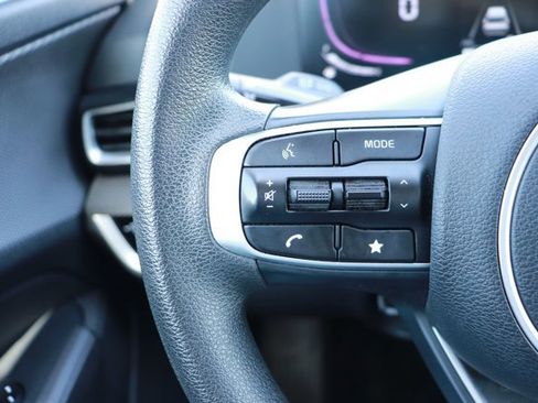 Used 2025 Kia Sportage LX FWD image 19