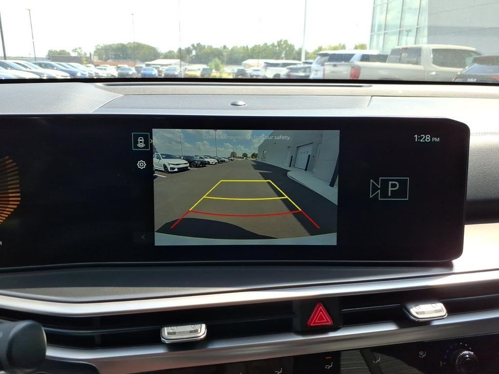 Certified 2026 Kia Sorento LX FWD image 19