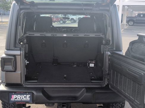 Used 2023 Jeep Wrangler Sport S image 6