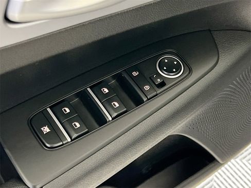 Certified 2024 Kia Forte LXS image 18