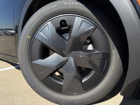 New 2026 Toyota Prius LE image 9