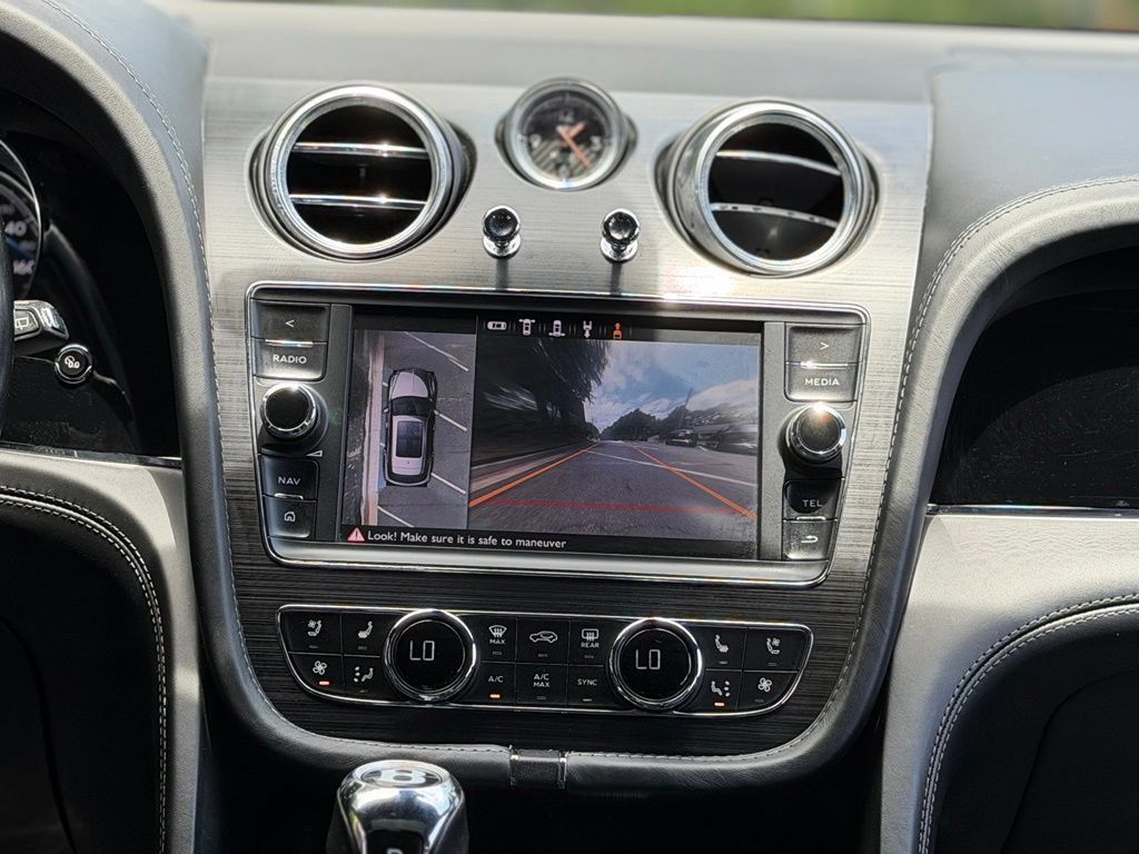 Used 2019 Bentley Bentayga AWD/4WD image 48