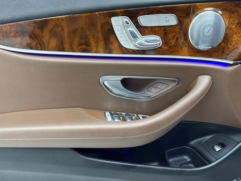 Used 2017 Mercedes-Benz E 300 image 34