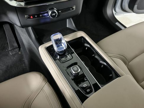 Certified 2026 Volvo XC90 B6 Plus w/ Protection Package Premier AWD/4WD image 19