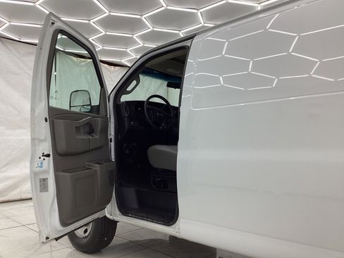 Used 2022 Chevrolet Express 2500 Extended w/ Driver Convenience Package image 16
