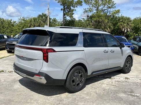 New 2026 Kia Carnival SX FWD image 5