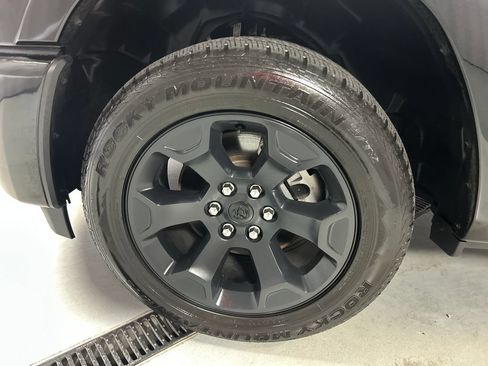 Used 2025 RAM 1500 Big Horn AWD/4WD image 9