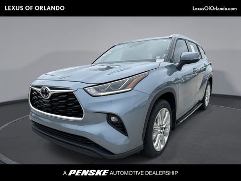 Used 2023 Toyota Highlander Limited image 1
