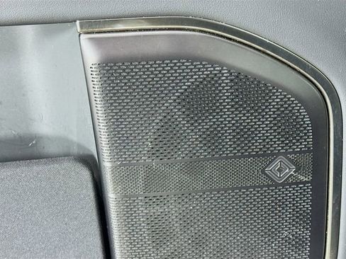 Used 2023 Rivian R1S Launch Edition image 21