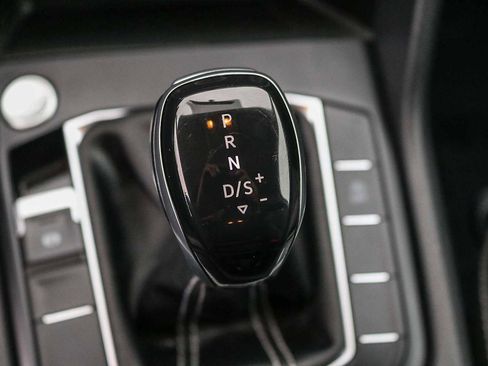 Used 2022 Volkswagen Taos SE image 20