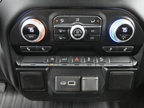 Used 2021 GMC Sierra 1500 Elevation image 18