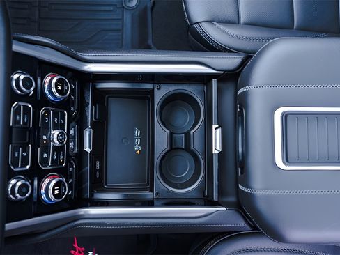 Used 2023 GMC Yukon Denali w/ Denali Reserve Package image 17