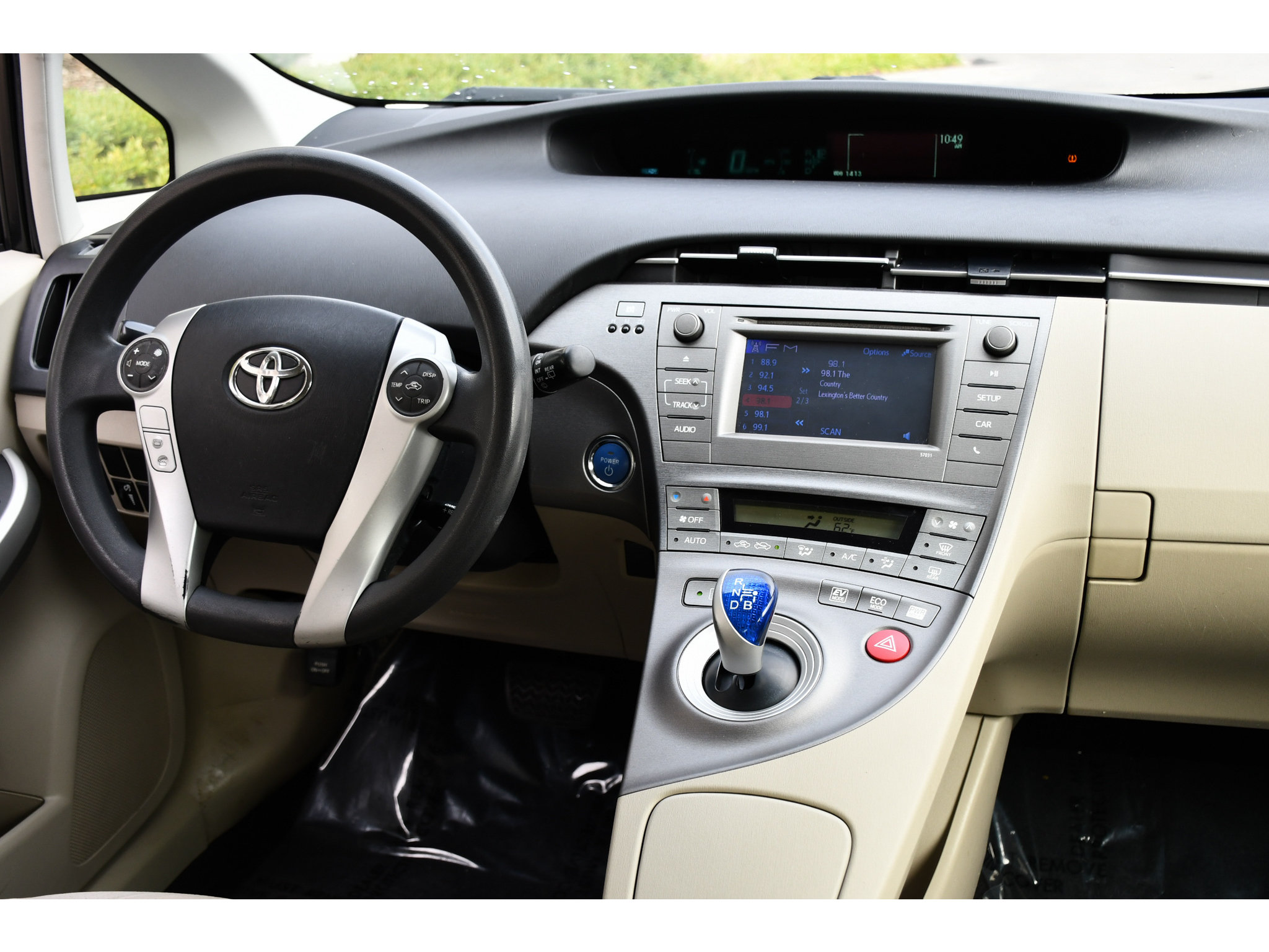 Used 2013 Toyota Prius Two FWD image 17