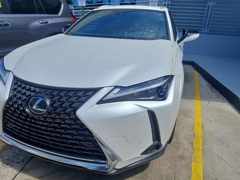 Used 2024 Lexus UX 250h FWD w/ Premium Package image 7