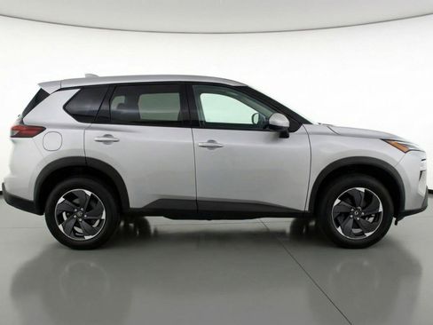 Used 2025 Nissan Rogue SV image 11