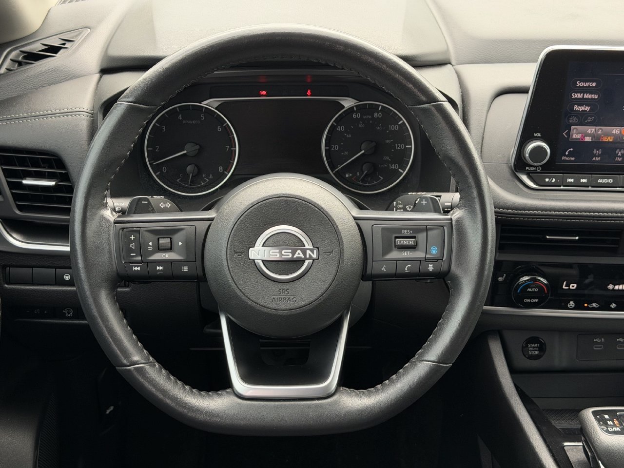 Used 2024 Nissan Rogue SV w/ SV Premium Package FWD image 12