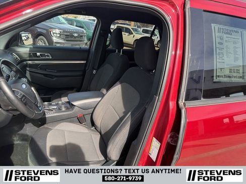 Used 2019 Ford Explorer XLT image 14