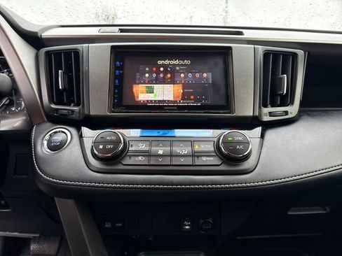 Used 2018 Toyota RAV4 XLE image 21