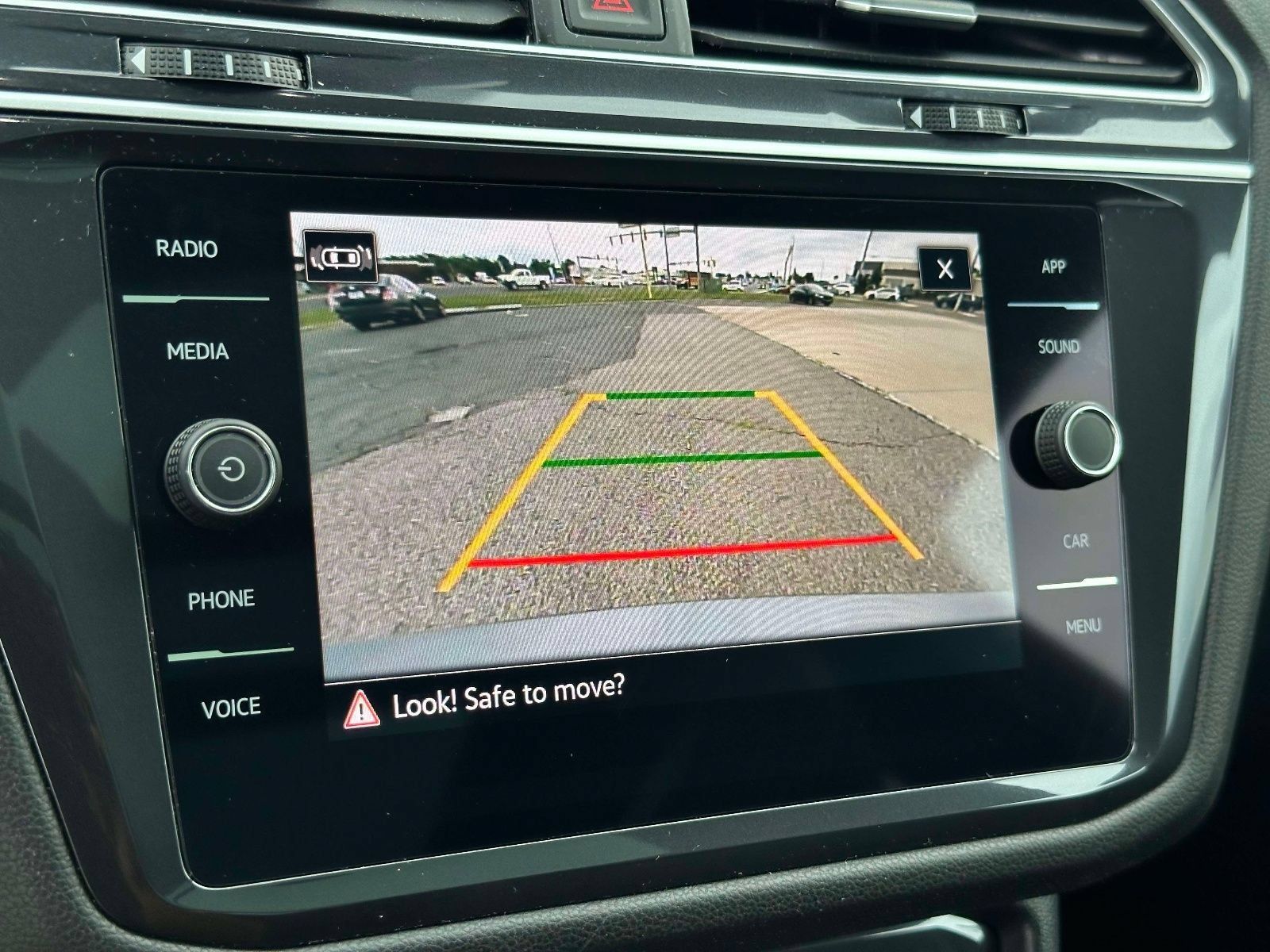 Certified 2024 Volkswagen Tiguan SE R-Line AWD/4WD image 22